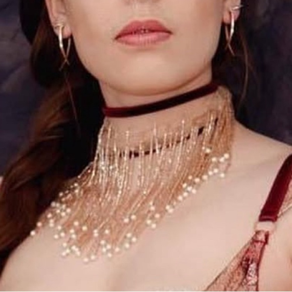 Elegant Gold Pearl Necklace